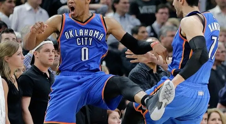 Oklahoma pone a San Antonio contra la pared