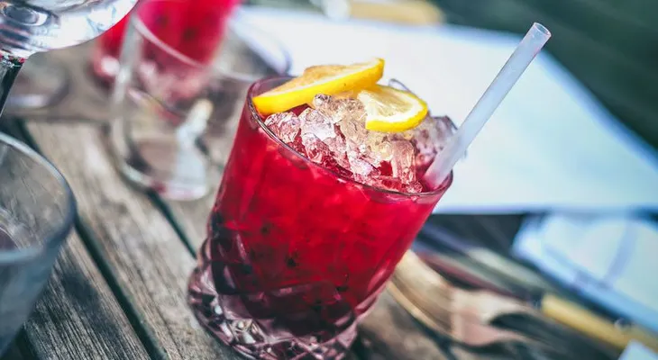 El consumo de bebidas azucaradas aumentan probabilidad padecer enfermedades; revela estudio mexicano 