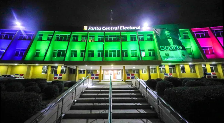 JCE se viste de colores por el Día Mundial de las Enfermedades Raras