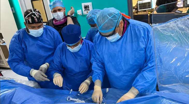 CEDIMAT realiza primera litotricia coronaria con balón en RD