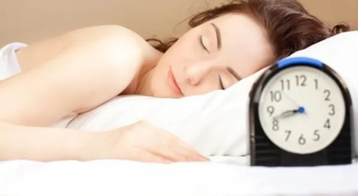 Las mujeres necesitan dormir más que los hombres: ¡Entérate del por qué!
