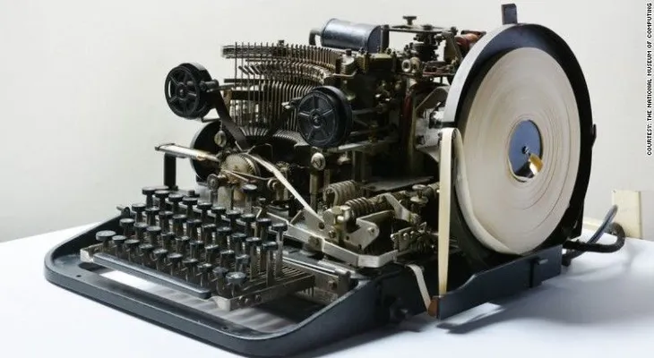 Máquina codificadora de Hitler se vende en eBay