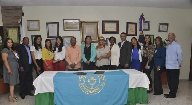 Jardín Botánico firma acuerdo con el Círculo de Locutores Dominicanos