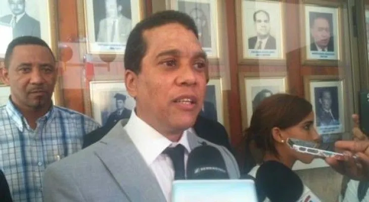 Fiscalía interroga y deja en libertad al doctor Edgar Contreras 