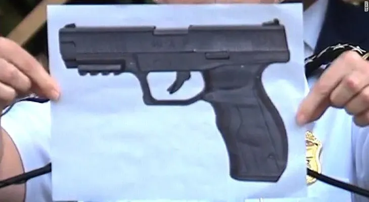 Policía de Ohio matan a sospechoso de 13 años que traía pistola de balines