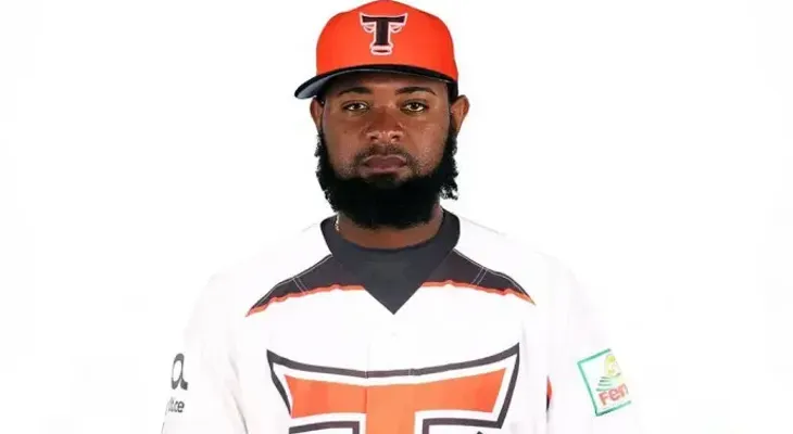 Los Toros firman a Yamaico Navarro por dos temporadas