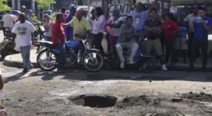Tres obreros mueren asfixiados mientras limpiaban cloaca 