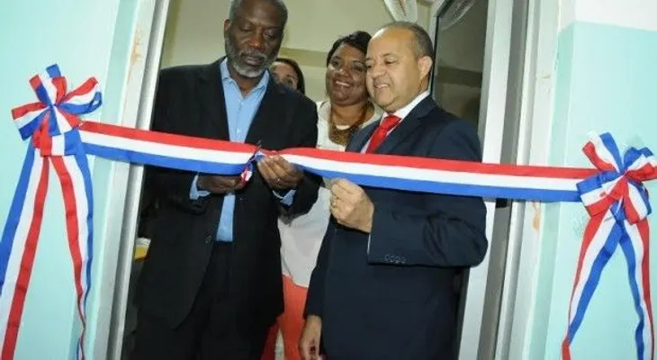 Regional de Salud resalta compromiso a favor enfermos VIH-Sida; inaugura oficina