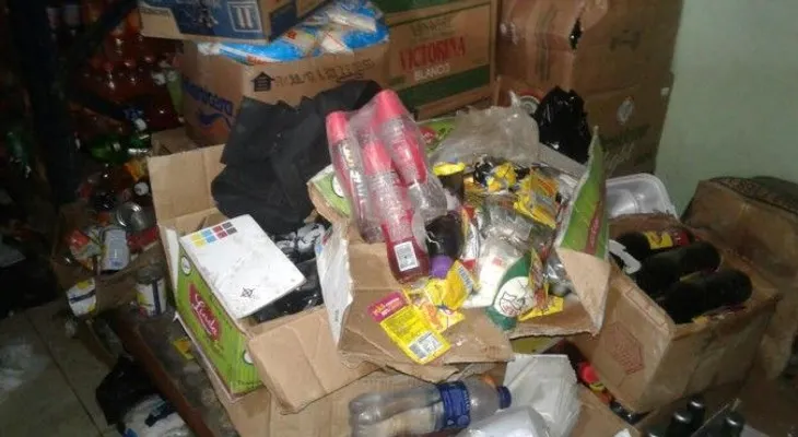 Pro Consumidor suspende colmado donde halló 2,200 productos dañados
