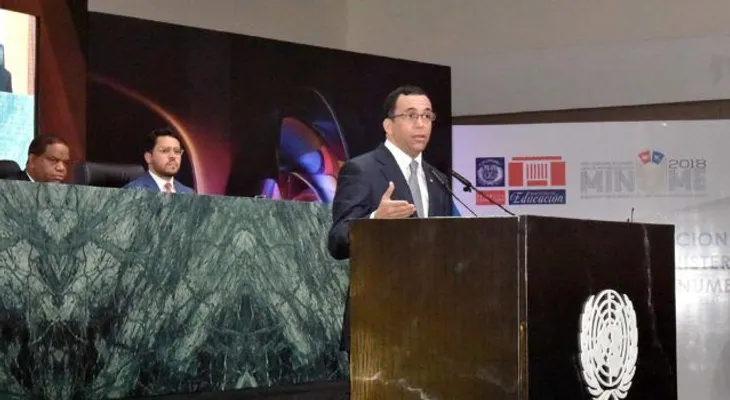 Navarro afirma en MINUME que debate con estudiantes va generando nueva ciudadanía 