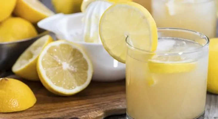 9 beneficios del jugo de limón para la salud