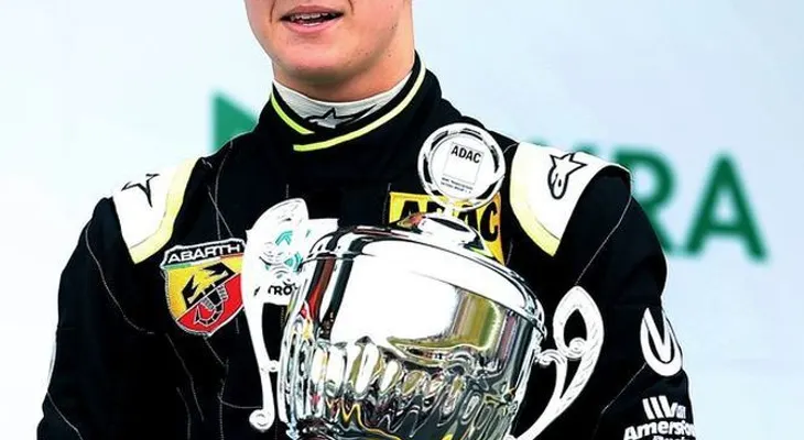 Hijo de Michael Schumacher ficha con equipo de Fórmula 4