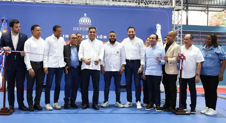 Ministro de Deportes entrega multiuso reconstruido en el sector Honduras del Distrito Nacional