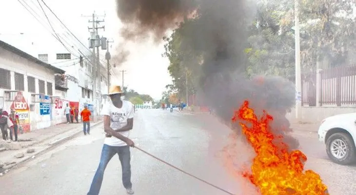 Estudio sugiere a EE.UU. no deportar a haitianos