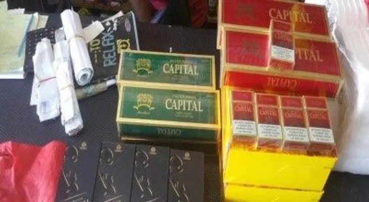 Autoridades confiscan cigarrillos y whiskys falsificados y de contrabando