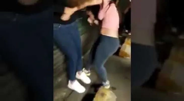 #LadyPericoapa: Arma escándalo en centro comercial (VIDEO)