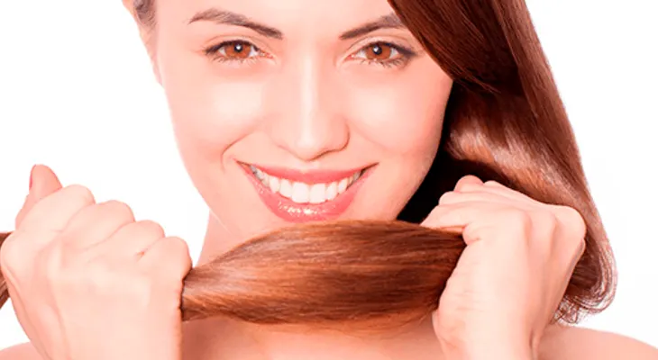 Cómo reparar y fortalecer el cabello con agua de linaza