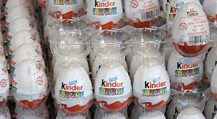 Envoltura del chocolate Kinder Sorpresa podría causar cáncer, según estudio