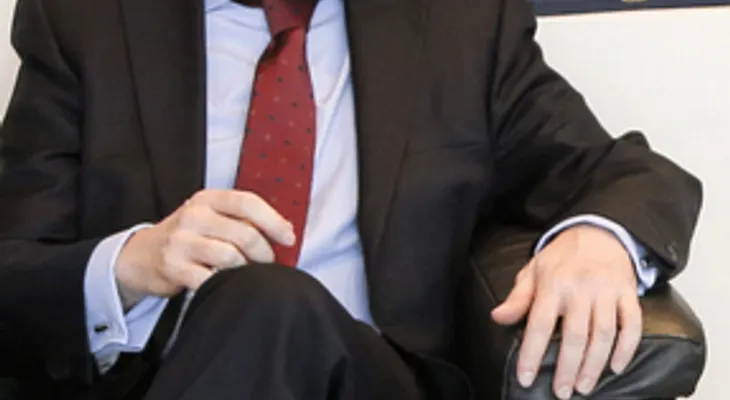 Dimite el embajador británico en la UE tres meses antes del "brexit"