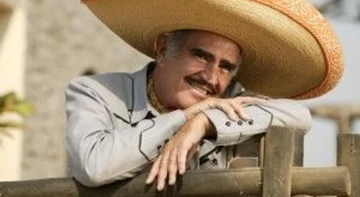 Vicente Fernández publicará disco grabado en su despedida en el Azteca