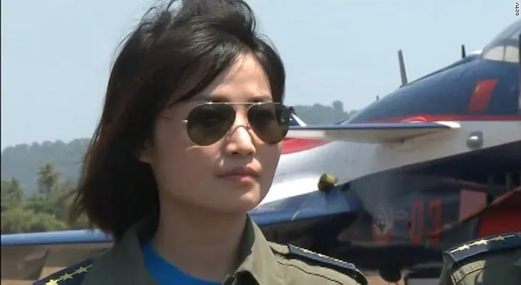 Muere en un trágico accidente la primera mujer en pilotar un jet de combate chino