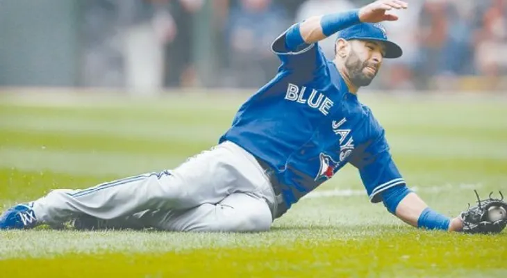 Bautista se va para la calle y Toronto triunfa