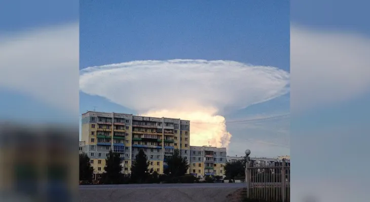 Una enorme nube en forma de hongo aterrorizó y fascinó a los habitantes de Siberia