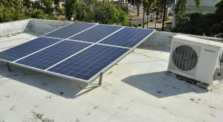 Inauguran 2da etapa de electrificación 100 cuarteles PN con paneles solares