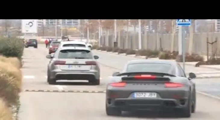 La arriesgada maniobra de Ronaldo con su coche deportivo