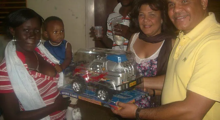 Entregan juguetes a niños en el hospital Jaime Mota de Barahona