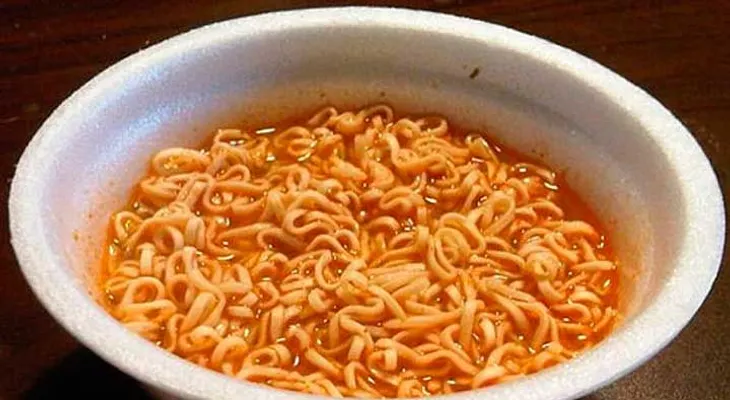 Cuando sepas lo que la sopa china causa a tu salud jamás volverás a comerla