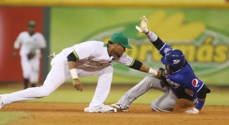 Licey derrota 4-3 a las Estrellas en la entrada número 13