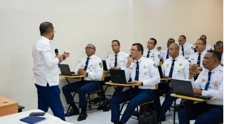 Policía e ITLA inician capacitación en IA