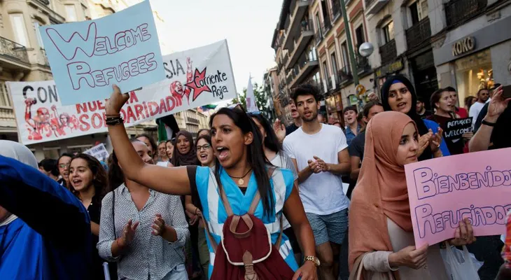 Miles de europeos se solidarizan con los refugiados que huyen de las guerras y la persecución