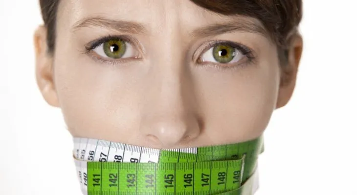 ¿Por qué saltar la cena es un error para la dieta?