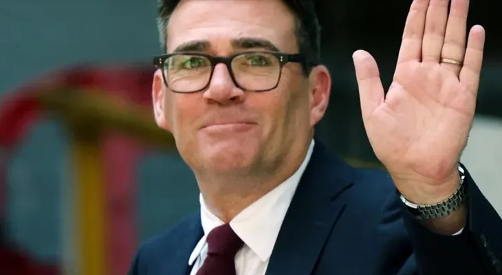 Andy Burnham asume el liderazgo del Partido Laborista