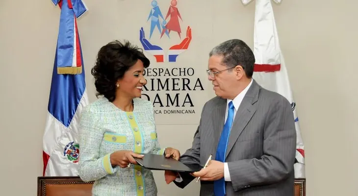 INDOTEL y Despacho de la Primera Dama firman convenio para impulsar proyectos