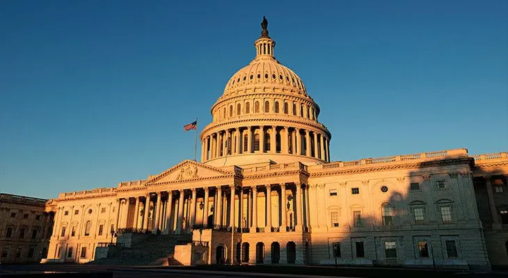Legisladores de EE.UU. urgen a Trump a imponer sanciones inmediatas contra altos cargos de Venezuela