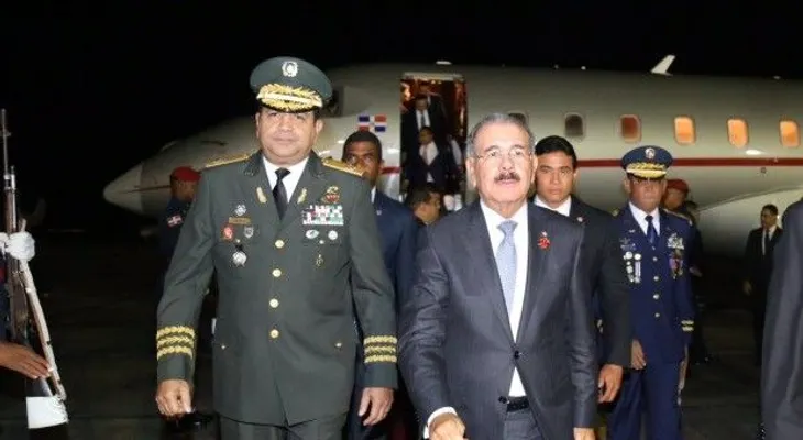 Presidente Medina regresa al país desde Cuba