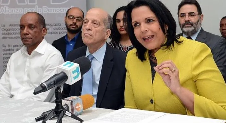 Minou dice no hay plan contra gases contaminantes