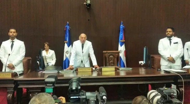 Fidelio Despradel declina juramentar a Lucía Medina por ser hermana del Presidente