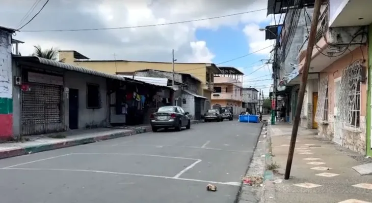 Cientos de miles de ecuatorianos abandonan sus hogares por la violencia de bandas criminales
