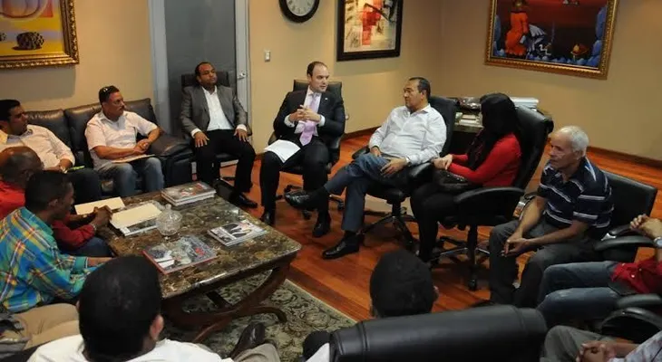 José del Castillo Saviñón trata con directivos de CONATRA perspectivas del gas natural