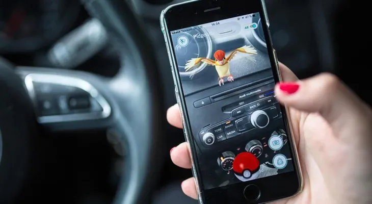 Un Poké-autobús arrasa con sus tours para cazar monstruos