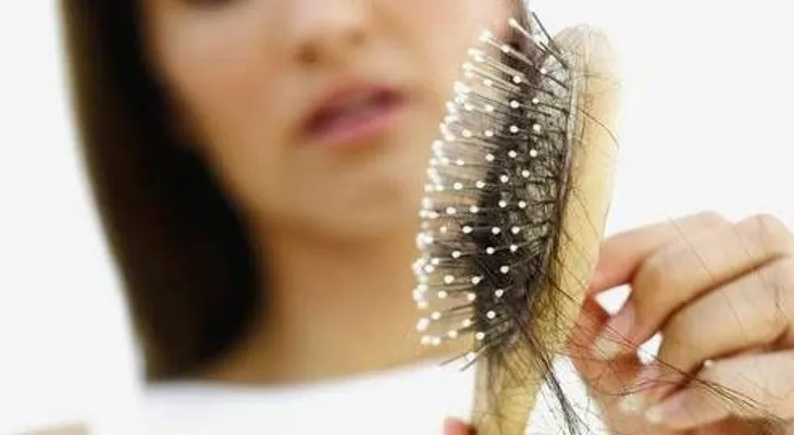 ¡Atención mujeres: Necesita comer esto si tiene el pelo caído, uñas quebradizas o no duermes bien! 