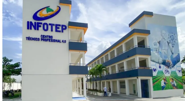 Ministro destaca talento emprendedor de universitarios dominicanos