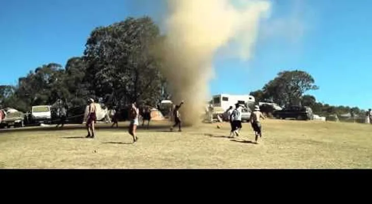 Un festival musical en Australia cuenta como artista invitado? ¡con un tornado!