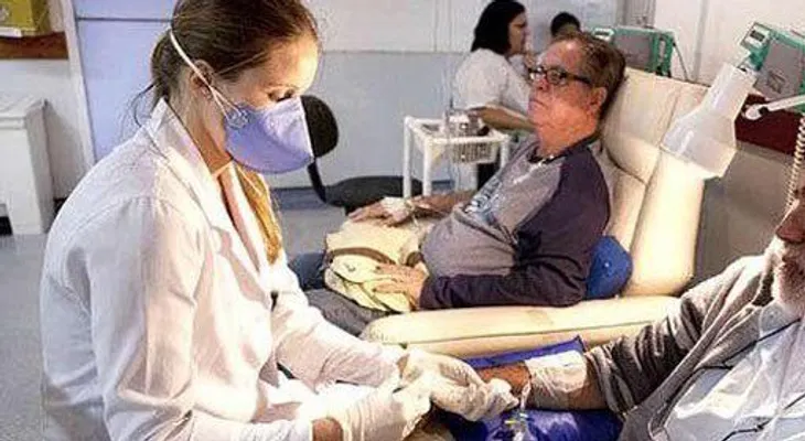 Españoles desarrollan método para destruir tumores: Es menos invasivo que la quimio y la radio terapia
