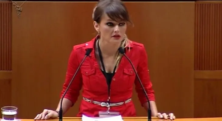 Mujer encendió las redes sociales con discurso anti populismo habla sobre Chile