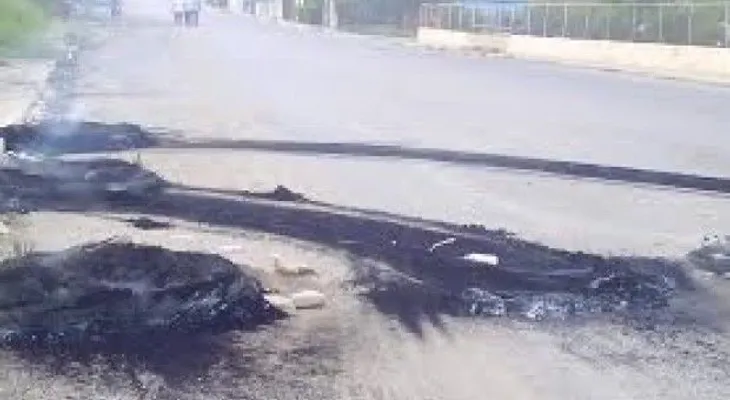 Comunidad de Santiago protesta tras 25 días sin agua